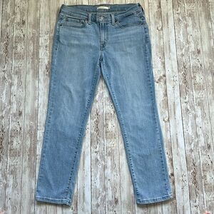 Levi's Boyfriend Jeans sz 29 Women Light Blue Red Tag Straight Leg Mid Rise